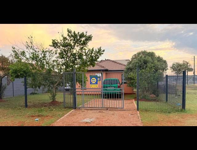 3 BEDROOM HOUSE FOR SALE IN PROTEA GLEN